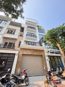 Mặt Phố Kim Đồng 55m2 5 tầng Vỉa vè Rộng - Kinh doanh sầm uất ngày và đêm